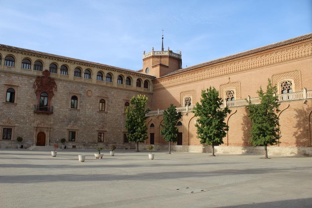 Hotel Cuatro Canos Alcalá de Henares Exterior foto